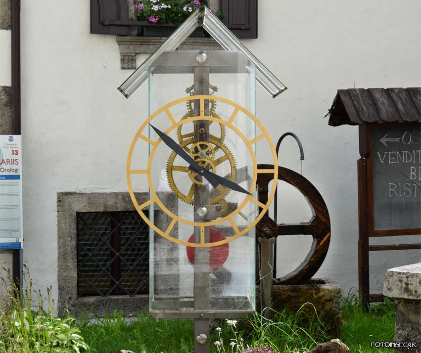 Val Pesarina Orologio con Eclittica